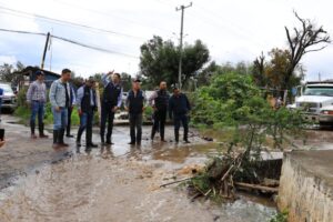 Alfonso Martínez supervisa trabajos de desazolve