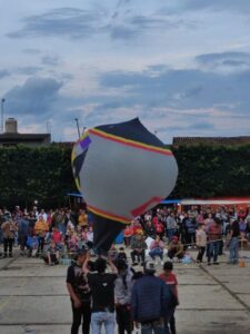 Globos de cantoya Tiríndaro