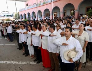 UMSNH hace honor a los “Sentimientos de la Nación” del Generalísimo Morelos; nicolaitas participan en el desfile de Apatzingán-Morelia Informativo1