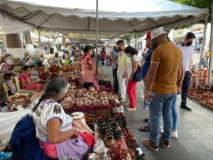 Artesanías Tianguis Uruapan-Morelia Informativo1