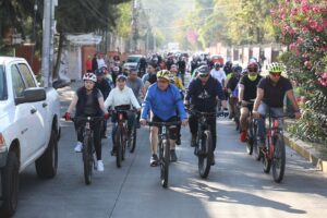 Rodando la bici con tu Guardia Civil-Morelia Informativo2