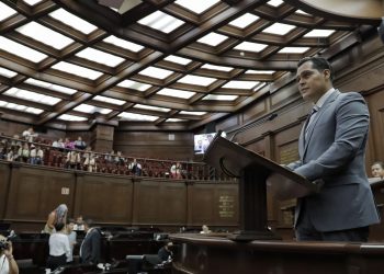 Propone Christian Jaramillo uso y aprendizaje de Lengua de Señas Mexicana, en escuelas de Michoacán