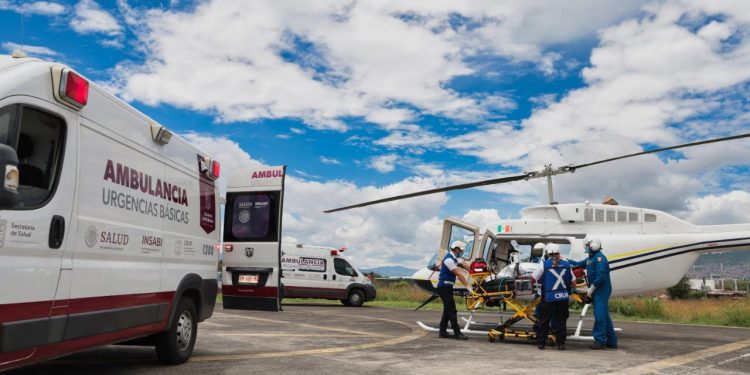 Con ambulancias aéreas y terrestres SSM atiende emergencias de mujeres embarazadas
