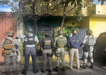 En cateo interinstitucional ejecutado en la colonia Wenceslao Victoria, FGE aseguró 950 de narcótico y detuvo a dos personas