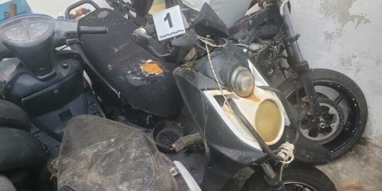 FGE asegura motocicletas modificadas en medios - Morelia Informativo