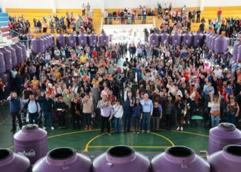 Gobierno-de-Morelia-entrega-1200-Tinacos-a-familias-de-escasos-recursos-Morelia-Informativo