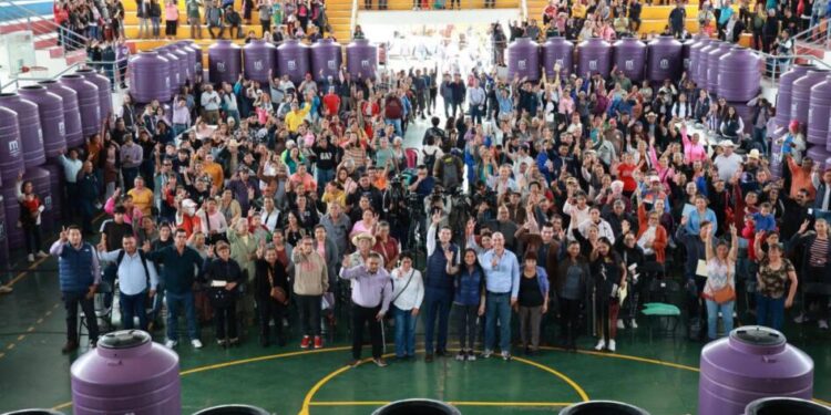 Gobierno-de-Morelia-entrega-1200-Tinacos-a-familias-de-escasos-recursos-Morelia-Informativo