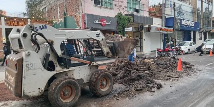 OOAPAS repara red sanitaria sobre Blvd. García de León-Morelia Informativo