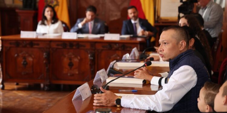 Regidor del PRI exige al gobernador levantar el bloqueo económico que tiene sobre los morelianos