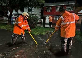 Llama Protección Civil Michoacán a no tirar basura para prevenir inundaciones