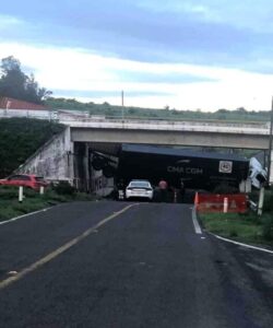 accidente tráiler carretera Coeneo-Huaniqueo 3 - Morelia Informativo