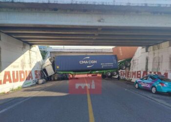 accidente tráiler carretera Coeneo-Huaniqueo - Morelia Informativo