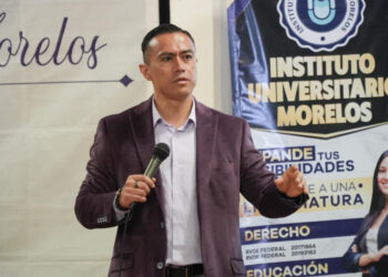 conferencia transfeminicidios Insituto Universitario Morelos Zitácuaro 2