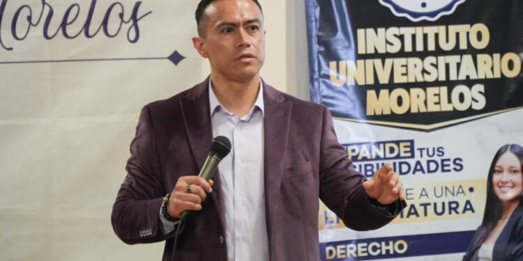 conferencia transfeminicidios Insituto Universitario Morelos Zitácuaro 2