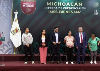 Arranca Bedolla entrega de credenciales IMSS-Bienestar