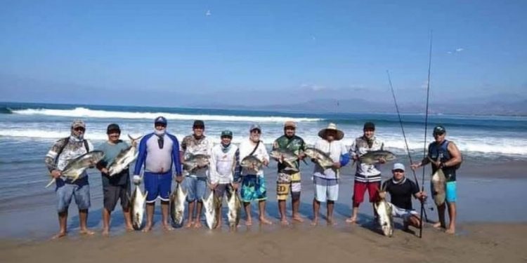 Invitan a participar en el torneo de pesca deportiva en Lázaro Cárdenas