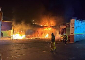 incendio locales Huetamo