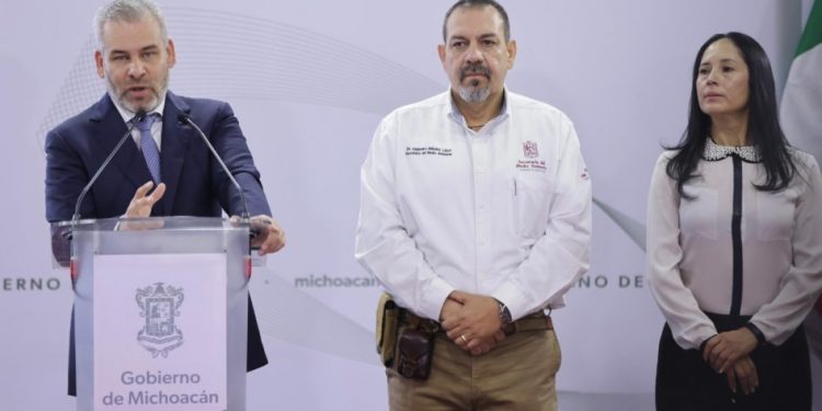 Se rehabilitarán 67 manantiales en la cuenca del lago de Pátzcuaro: Bedolla