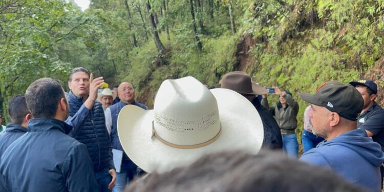 Alfonso Martínez apoyo pobladores tenencia Jesús del Monte y Miguel del Monte 3