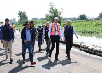 Alfonso Martínez supervisa limpieza y dragado colonias Poniento Morelia