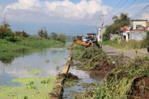 Alfonso Martínez supervisa limpieza y dragado colonias Poniento Morelia