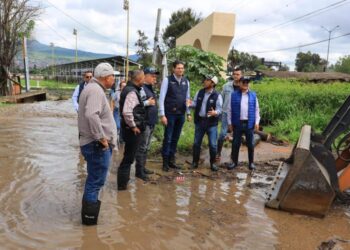 Alfonso Martínez supervisa trabajos de desazolve