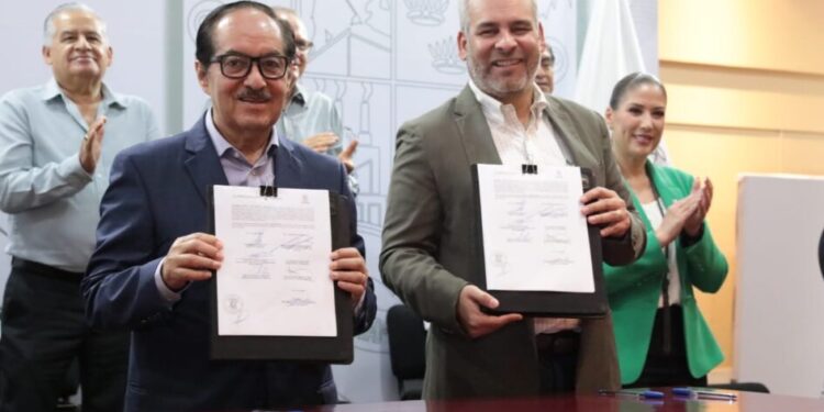 Alfredo Ramírez firma convenio con Conafor