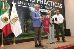 Firma decreto certificación contra deforestación en Michoacán