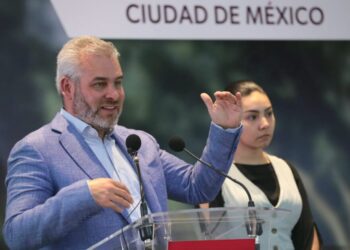 Firma decreto certificación contra deforestación en Michoacán