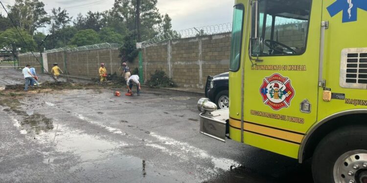 Brigadas intermunicipales atienden incidencias por lluvias de este miércoles-Morelia Informativo