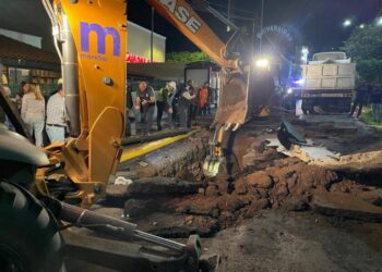 Gobierno Municipal realizará peritaje por socavón en avenida Camelinas-Morelia Informativo