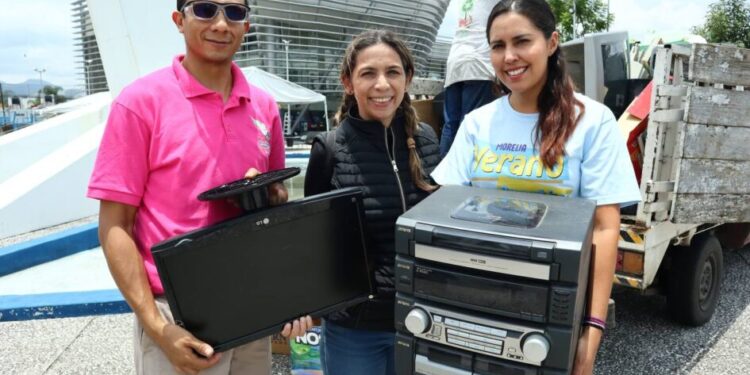 Feria Ambiental en el Colegio de Morelia organizada por el OOAPAS-Morelia Informativo