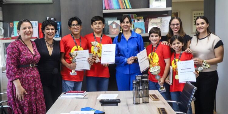 Reconoce SEE a estudiantes campeones en mundial de cálculo mental-Morelia Informativo
