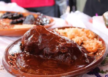 Todo listo para el arranque de la Feria del Mole de Santa María-Morelia Informativo