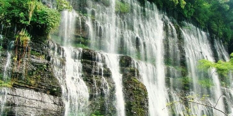 ¿Eres amante del ecoturismo? Descubre Los Chorros de Varal