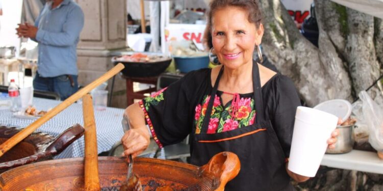 Culmina la 17ª Feria del Mole en Santa María de Guido-Morelia Informativo
