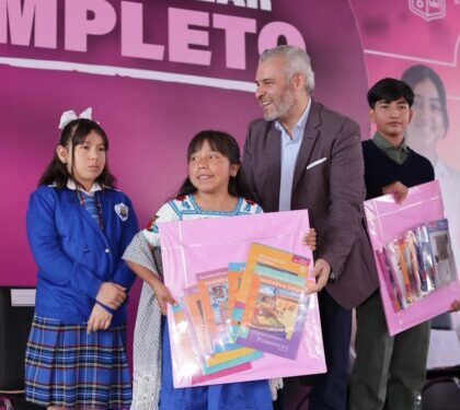 Regresan a clases en más de 11 mil escuelas de los 113 municipios: Bedolla