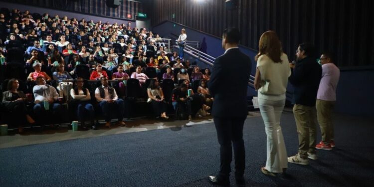 DIF Morelia fomenta la inclusión y sensibilización sobre el Autismo con proyección de película en el cine-Morelia Informativo
