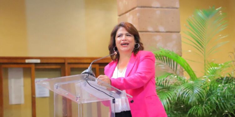 Estamos viviendo un cambio de época, el humanismo mexicano avanza: Fabiola Alanís-Morelia Informativo