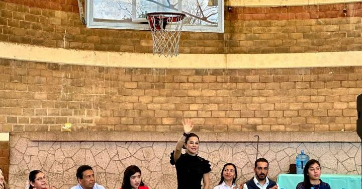 gobierno estatal mujeres Ziracuaretiro