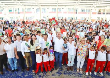 Alfredo Ramírez ciclos escolares completos