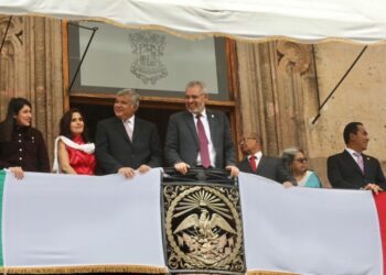 Con Desfile Cívico Militar celebra Michoacán el 259 Aniversario del Natalicio de Morelos