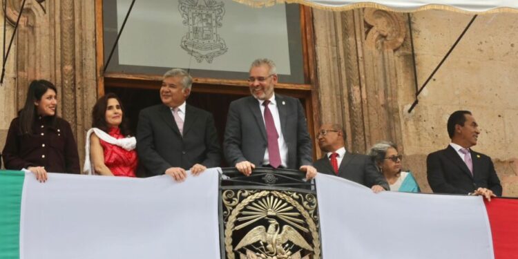 Con Desfile Cívico Militar celebra Michoacán el 259 Aniversario del Natalicio de Morelos
