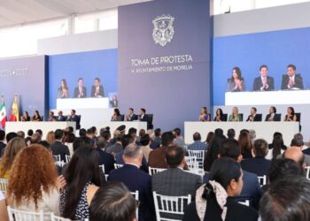 Arropan ciudadanos, empresarios, políticos, líderes religiosos y sindicales a Alfonso Martínez-Morelia Informativo