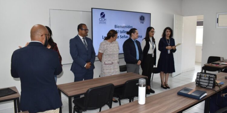 Se capacita personal de la FGE con taller de Lengua de Señas Mexicana-Morelia Informativo