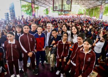 Tenis, libros y equipamiento fortalecen estrategia contra el abandono escolar: SEE-Morelia Informativo