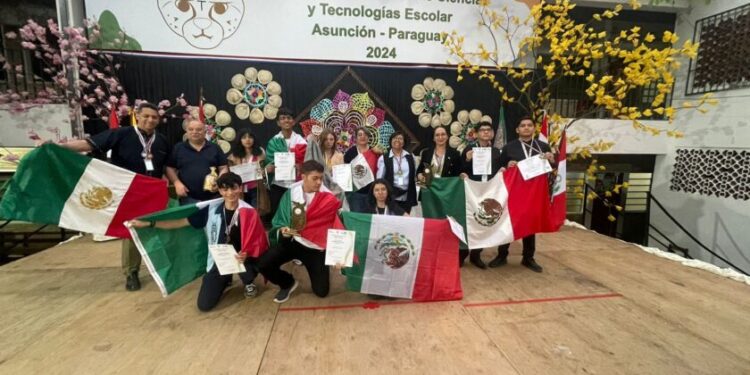 Estudiantes del Cecytem se coronan en Feria de Ciencias en Paraguay-Morelia Informativo