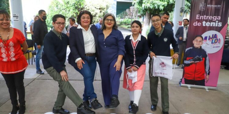 Llegan tenis del Programa Jalo a Estudiar a jóvenes de todo el estado: SEE-Morelia Informativo