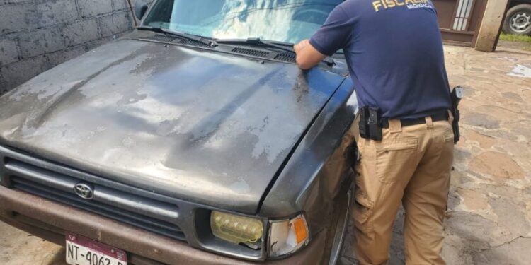 Realiza FGE cateo en la Estancia: asegura dos vehículos, un arma de fuego y detiene a una persona-Morelia Informativo