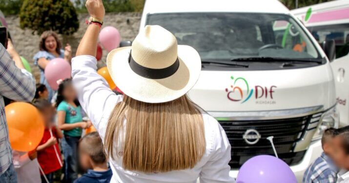 Entrega DIF Michoacán 4 camionetas a Centros de Asistencia Social-Morelia Informativo